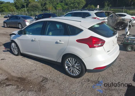 2018 Ford Focus Titanium из США, поврежденный, VIN 1FADP3N23JL283296